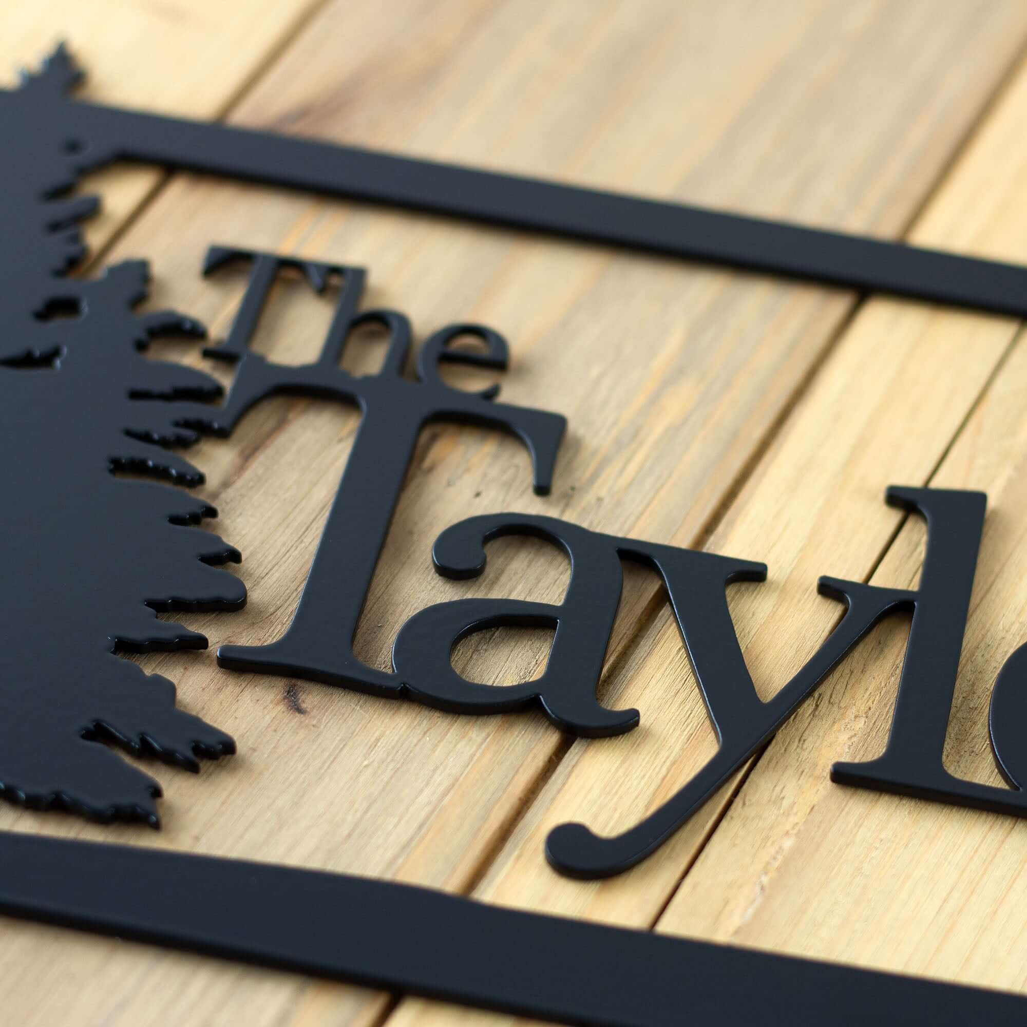 Personalized Metal Family Name Sign with Pine Trees – Refined Inspirations